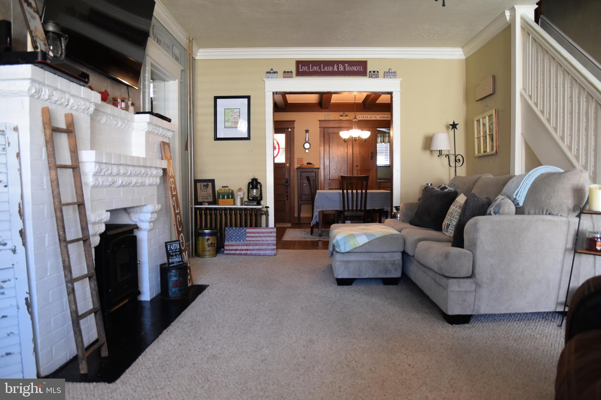 630 Walnut Street Emmaus, PA 18049 - Photo 6 of 43 Living room