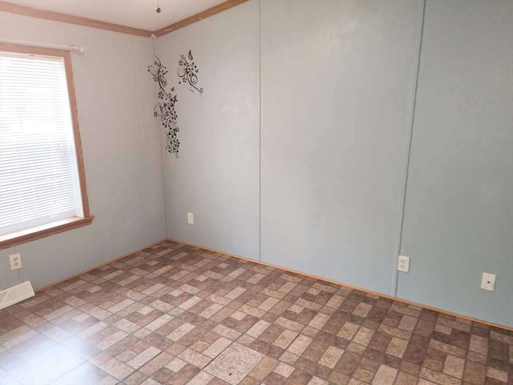 8 Chesapeake Road Holbrook, MA 02343 - Photo 22 of 27