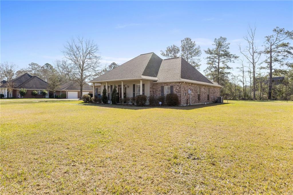 41410 Rue Chene Ponchatoula, LA 70454 - Photo 3 of 26 Gallery Image 3
