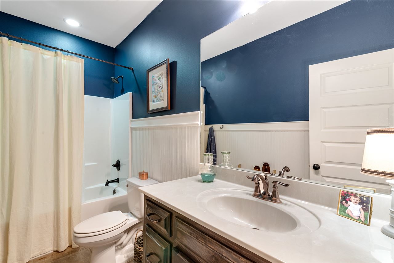 8703 Bainbridge Drive Daphne, AL 36526 - Photo 42 of 49 Bathroom 2