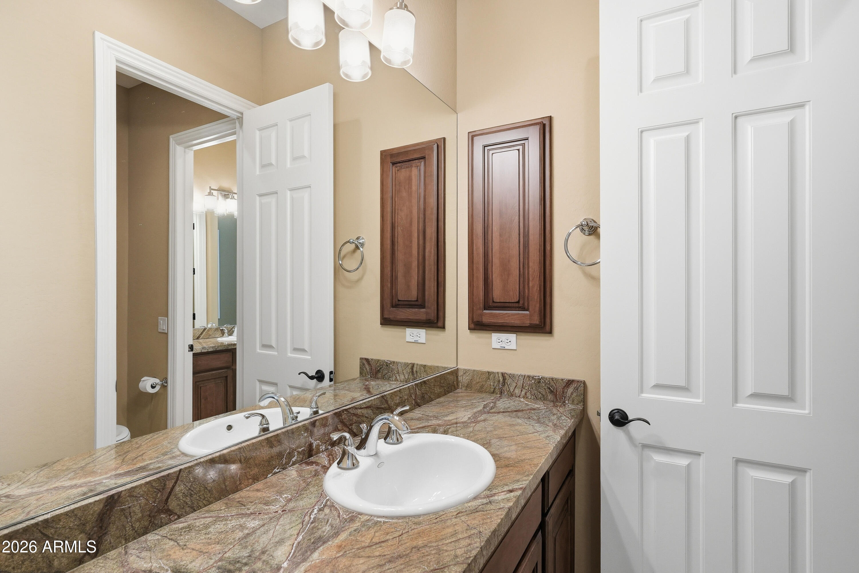 10018 East Ridgerunner Place Scottsdale, AZ 85255 - Photo 21 of 34 Jack & Jill Bathroom