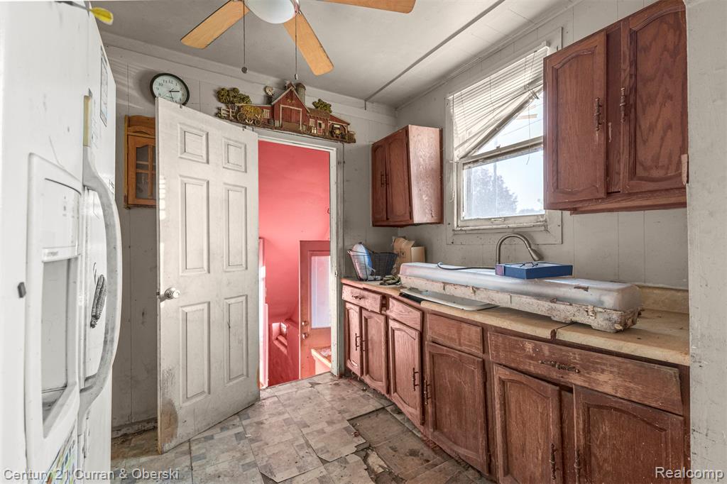 64 East Cicotte Street River Rouge, MI 48218 - Photo 7 of 11