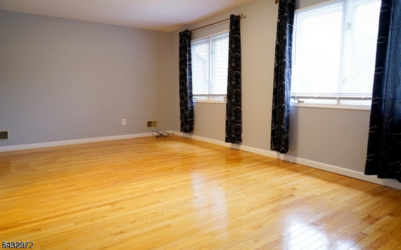 61 Patriots Road Morris Plains, NJ 07950 - Photo 9 of 15