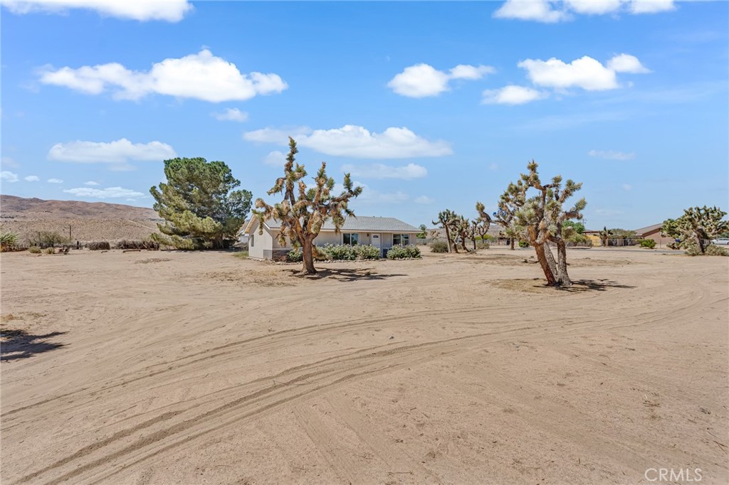 25811 Del Sol Road Apple Valley, CA 92308 - Photo 34 of 35
