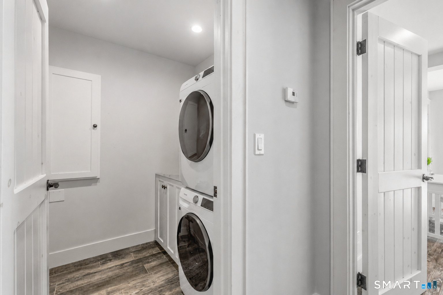253 Tokeneke Road Darien, CT 06820 - Photo 20 of 25 Laundry room on main level