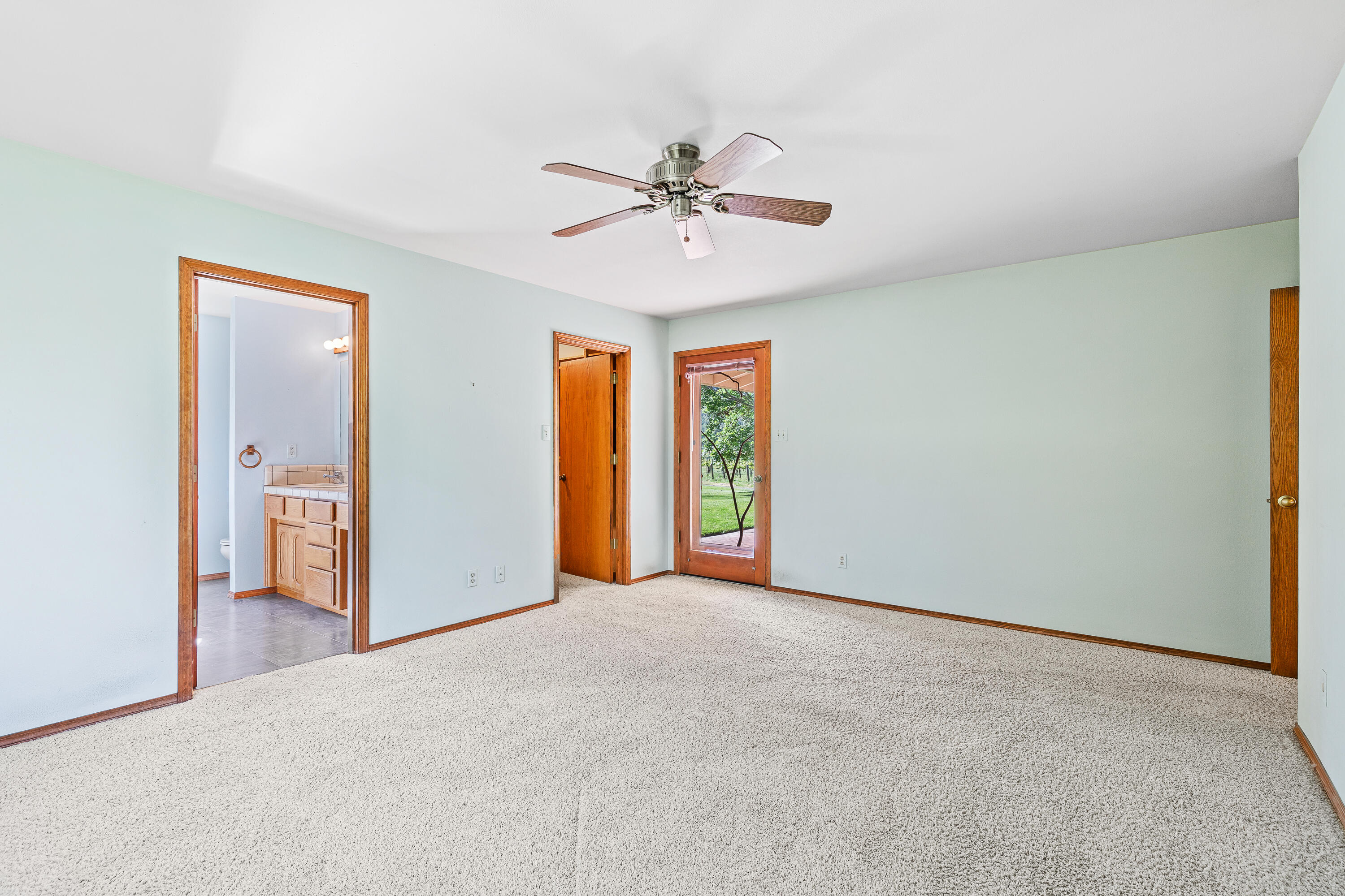 1494 Kubli Road Grants Pass, OR 97527 - Photo 16 of 67 9R9A3902