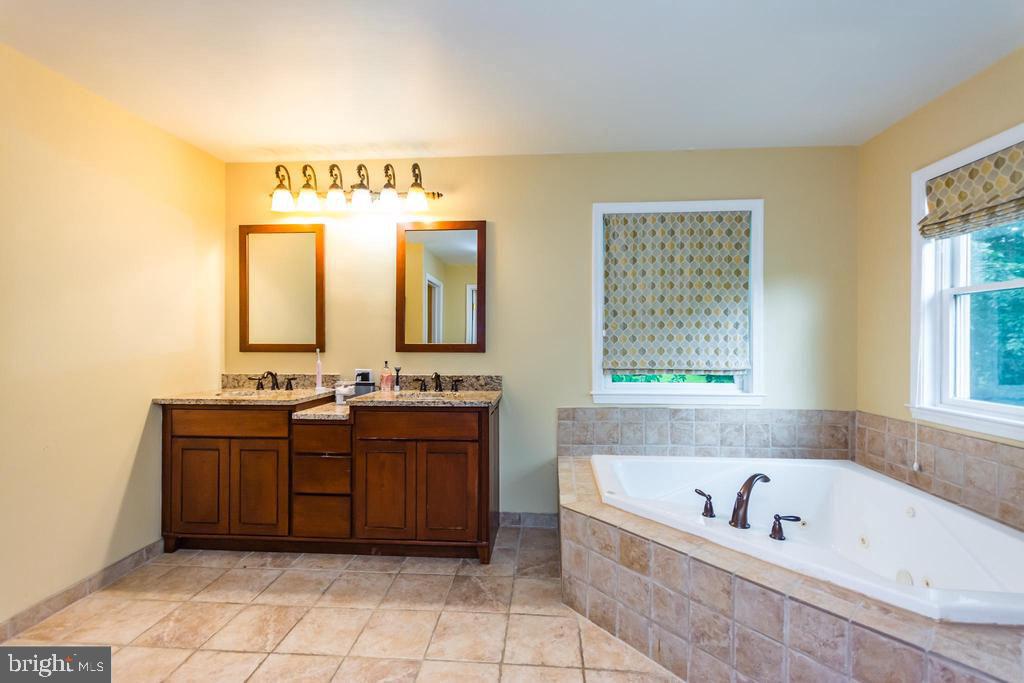 811 Cedar Grove Road Broomall, PA 19008 - Photo 21 of 28 Gallery Image 21