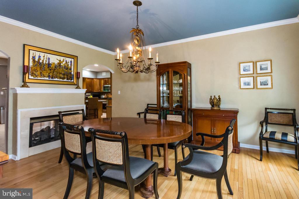 811 Cedar Grove Road Broomall, PA 19008 - Photo 4 of 28 Gallery Image 4