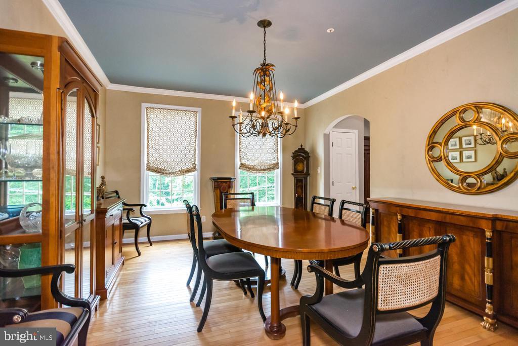 811 Cedar Grove Road Broomall, PA 19008 - Photo 5 of 28 Gallery Image 5