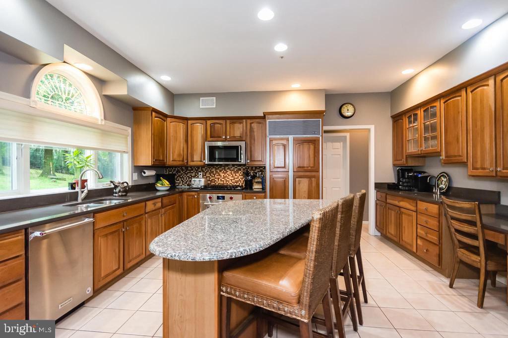 811 Cedar Grove Road Broomall, PA 19008 - Photo 7 of 28 Gallery Image 7