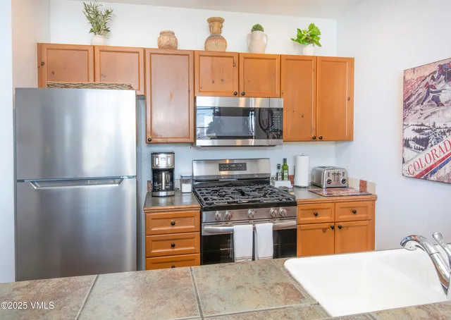 $925,000 | 240 Chapel Place, Unit BR328, Avon, CO 81620