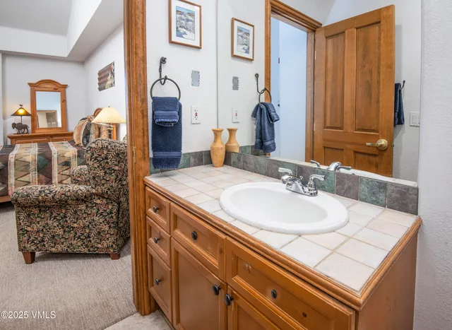 $925,000 | 240 Chapel Place, Unit BR328, Avon, CO 81620