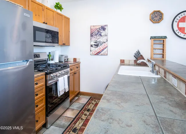 $925,000 | 240 Chapel Place, Unit BR328, Avon, CO 81620