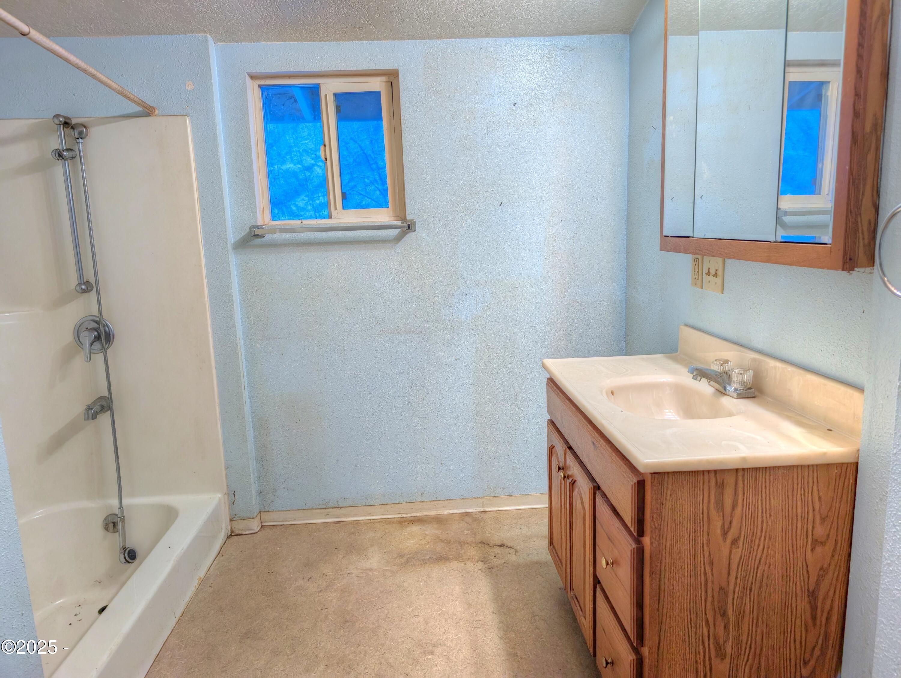 1601 Moonshine Park Road Logsden, OR 97357 - Photo 11 of 18 Bathroom 1