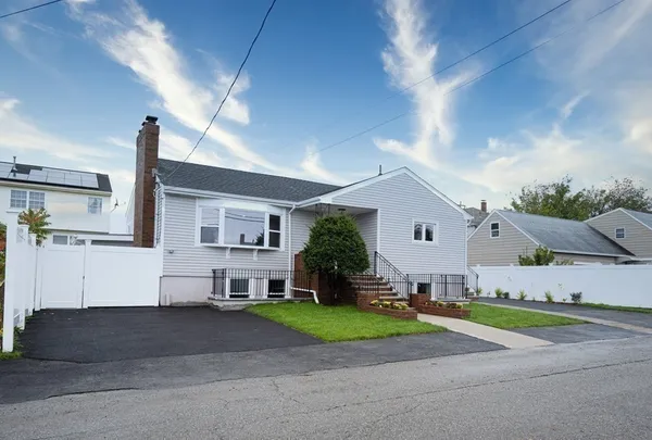 $3,200 | 49 Union Street, Unit B, Revere, MA 02151