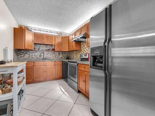 $389,000 | 6171 Southwest 6th Street, Margate, FL 33068