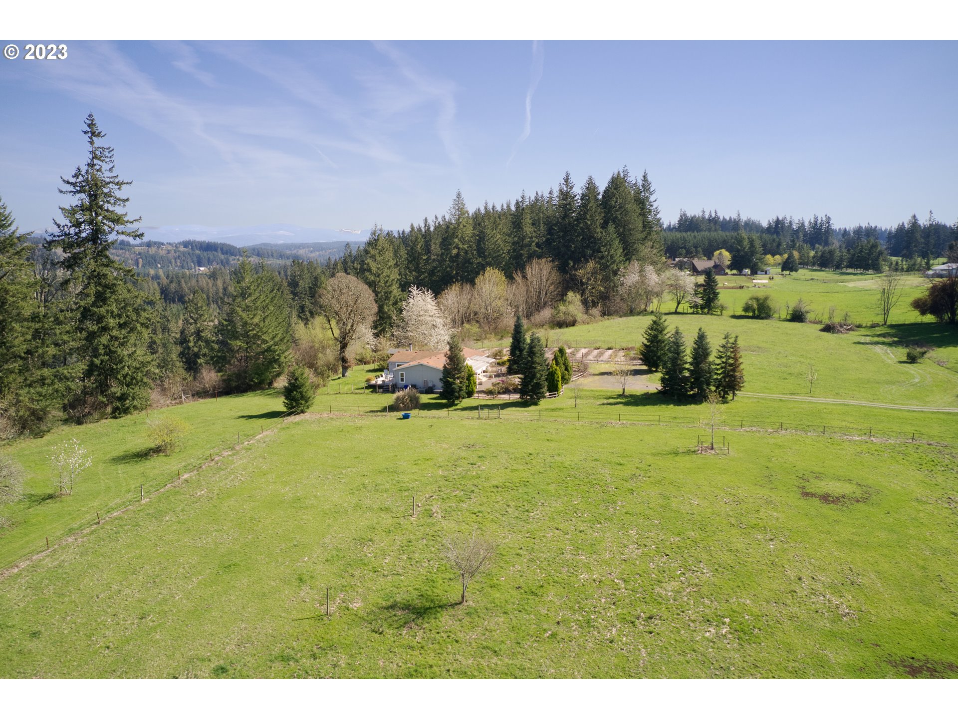 18950 South Ridge Road Oregon City, OR 97045 - Photo 22 of 27 a view of a outdoor space