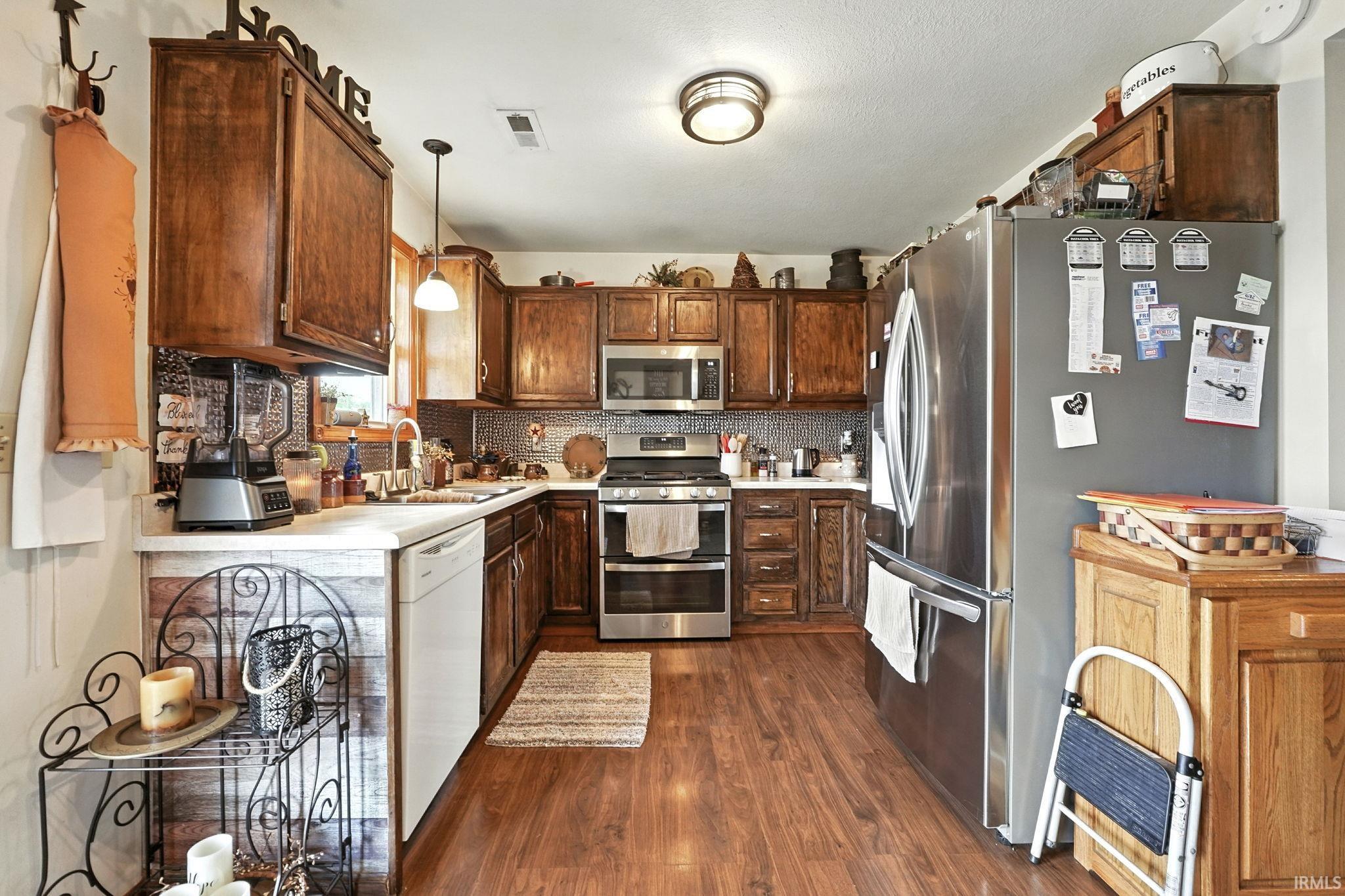 303 Prairie Lane Fremont, IN 46737 - Photo 9 of 33 Gallery Image 9
