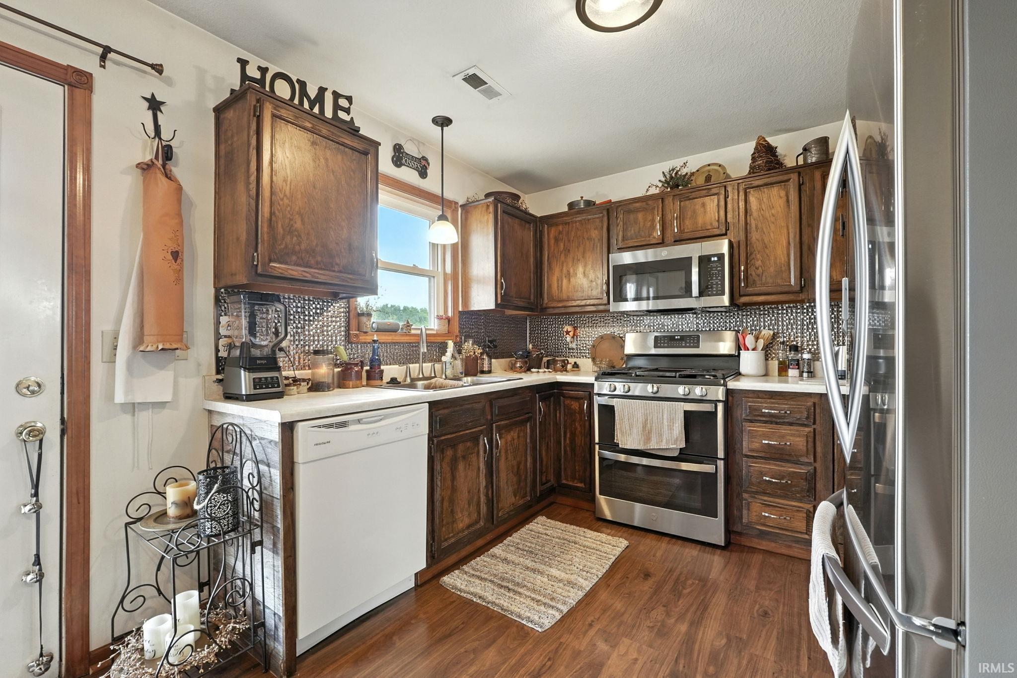 303 Prairie Lane Fremont, IN 46737 - Photo 10 of 33 Gallery Image 10