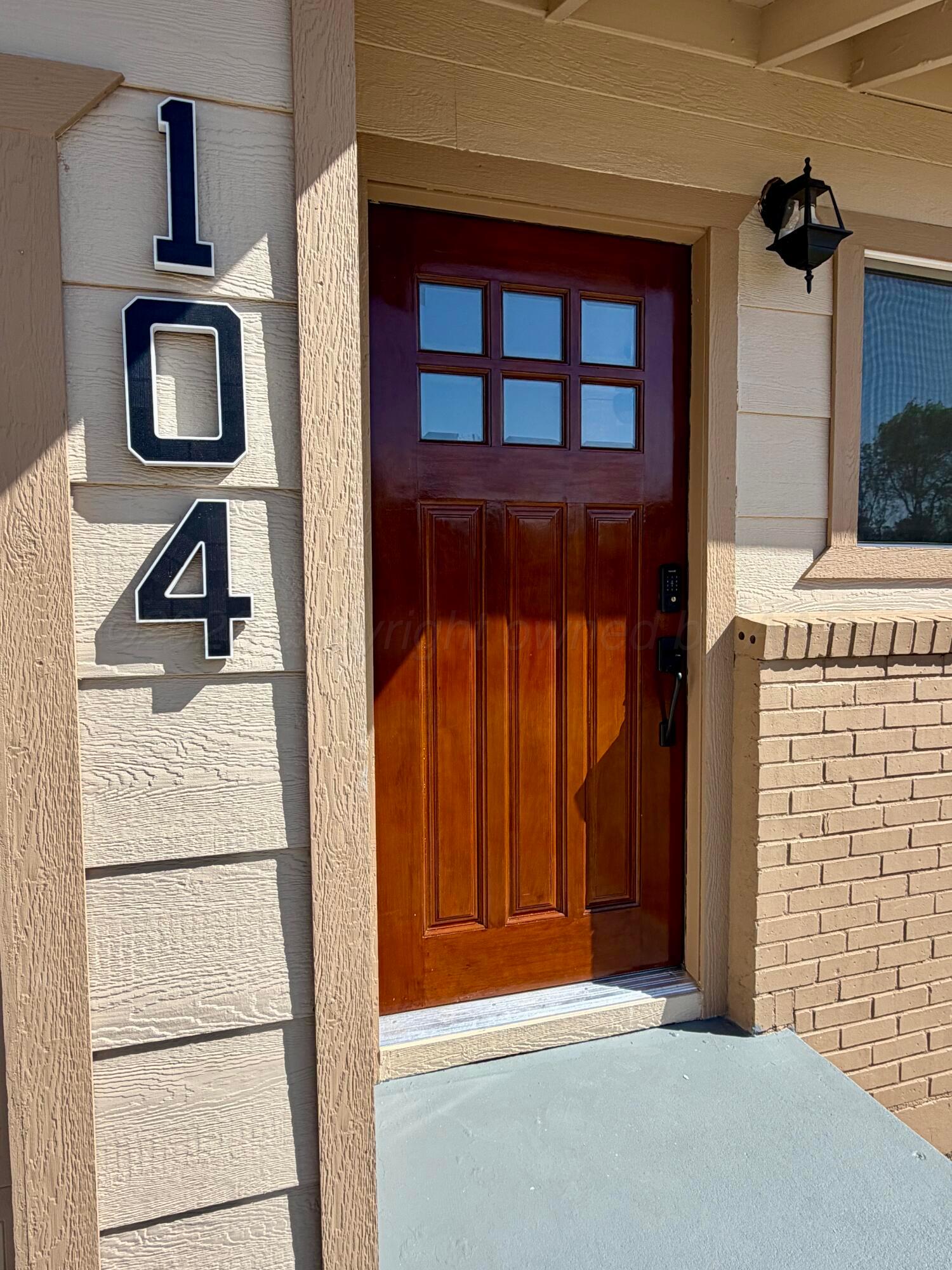 104 Warwick Street Borger, TX 79007 - Photo 5 of 28 a view of front door
