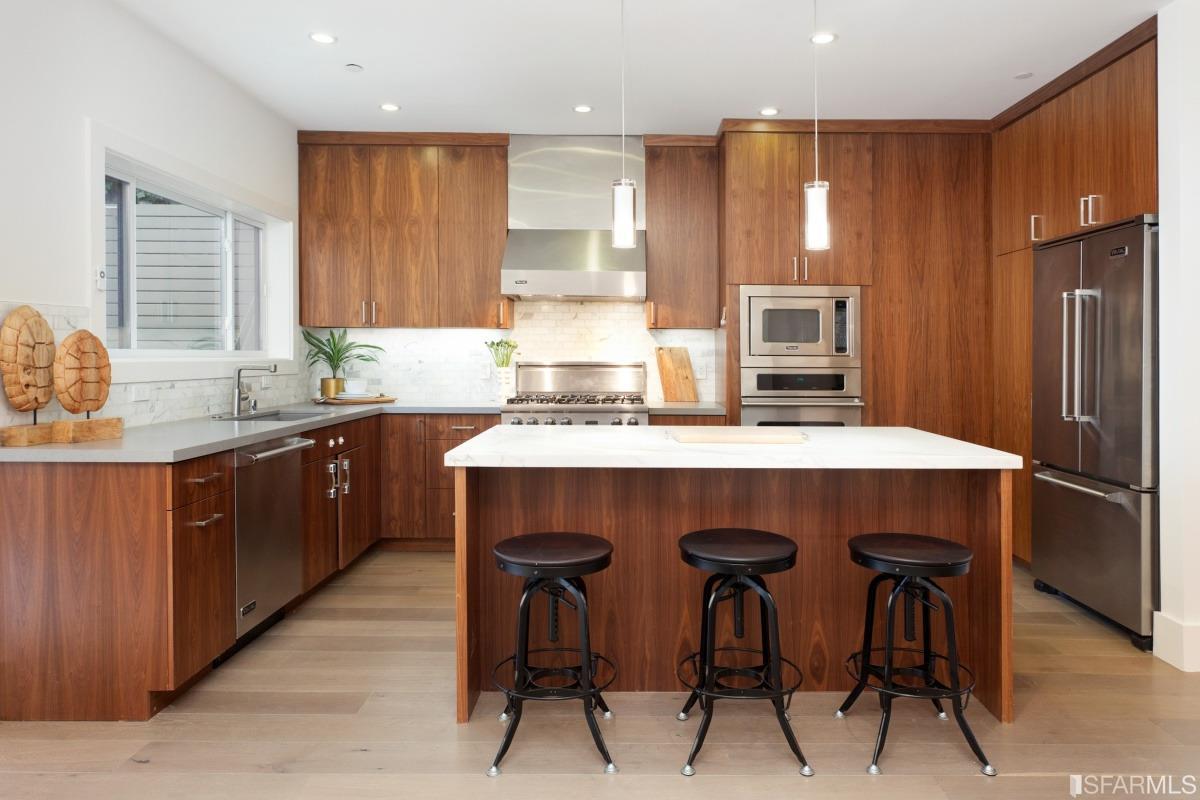 463 Eureka Street San Francisco, CA 94114 - Photo 2 of 32