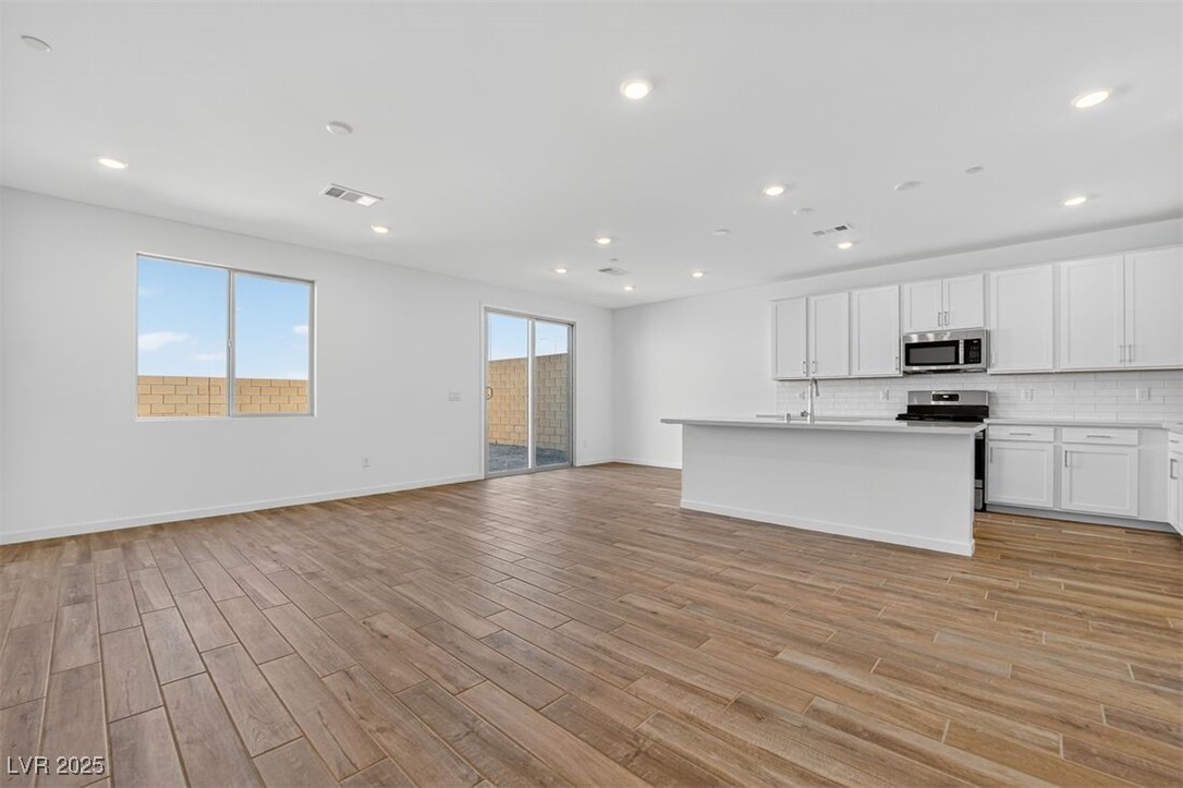 318 Taylor Street Henderson, NV 89015 - Photo 6 of 47 318 Taylor Street ~ Ready Now
