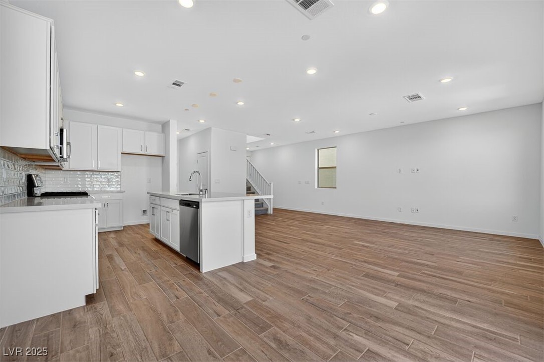 318 Taylor Street Henderson, NV 89015 - Photo 8 of 47 318 Taylor Street ~ Ready Now