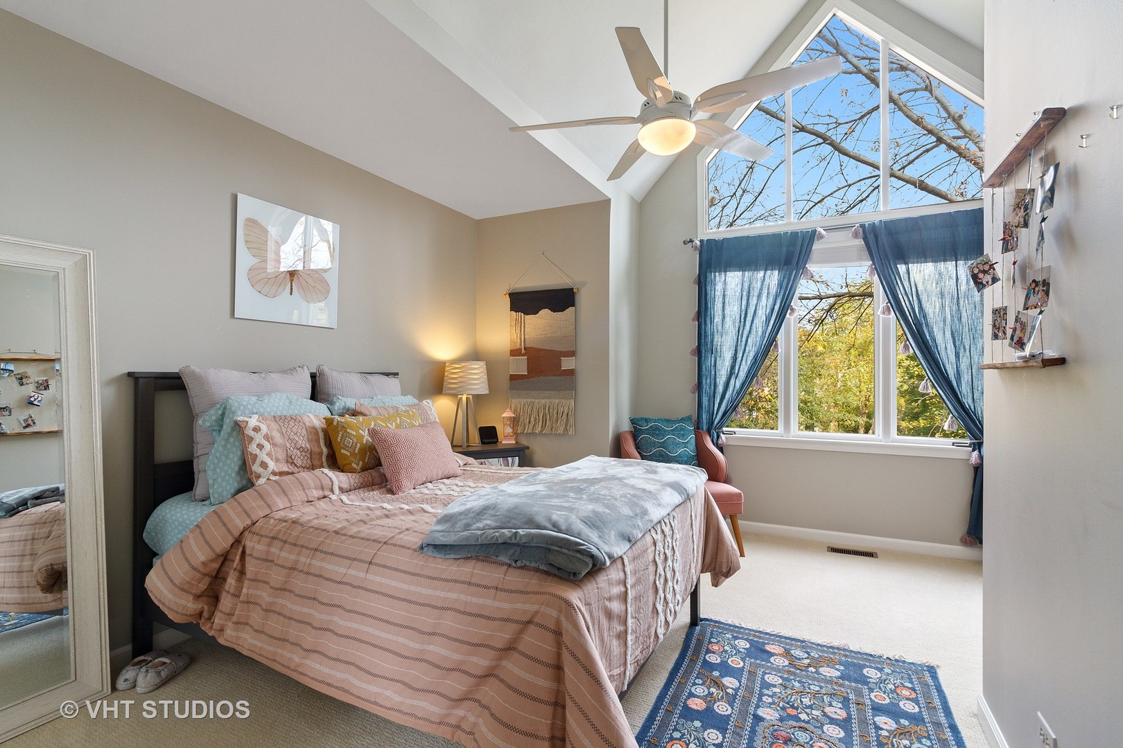 985 Chapel Court North Glen Ellyn, IL 60137 - Photo 17 of 39 a bedroom with a bed and a window