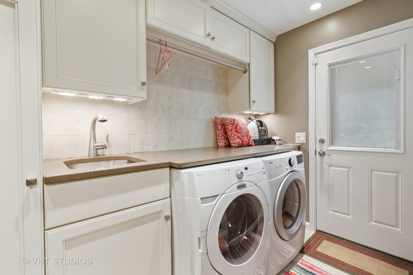 985 Chapel Court North Glen Ellyn, IL 60137 - Photo 24 of 39 a utility room with sink dryer and washer