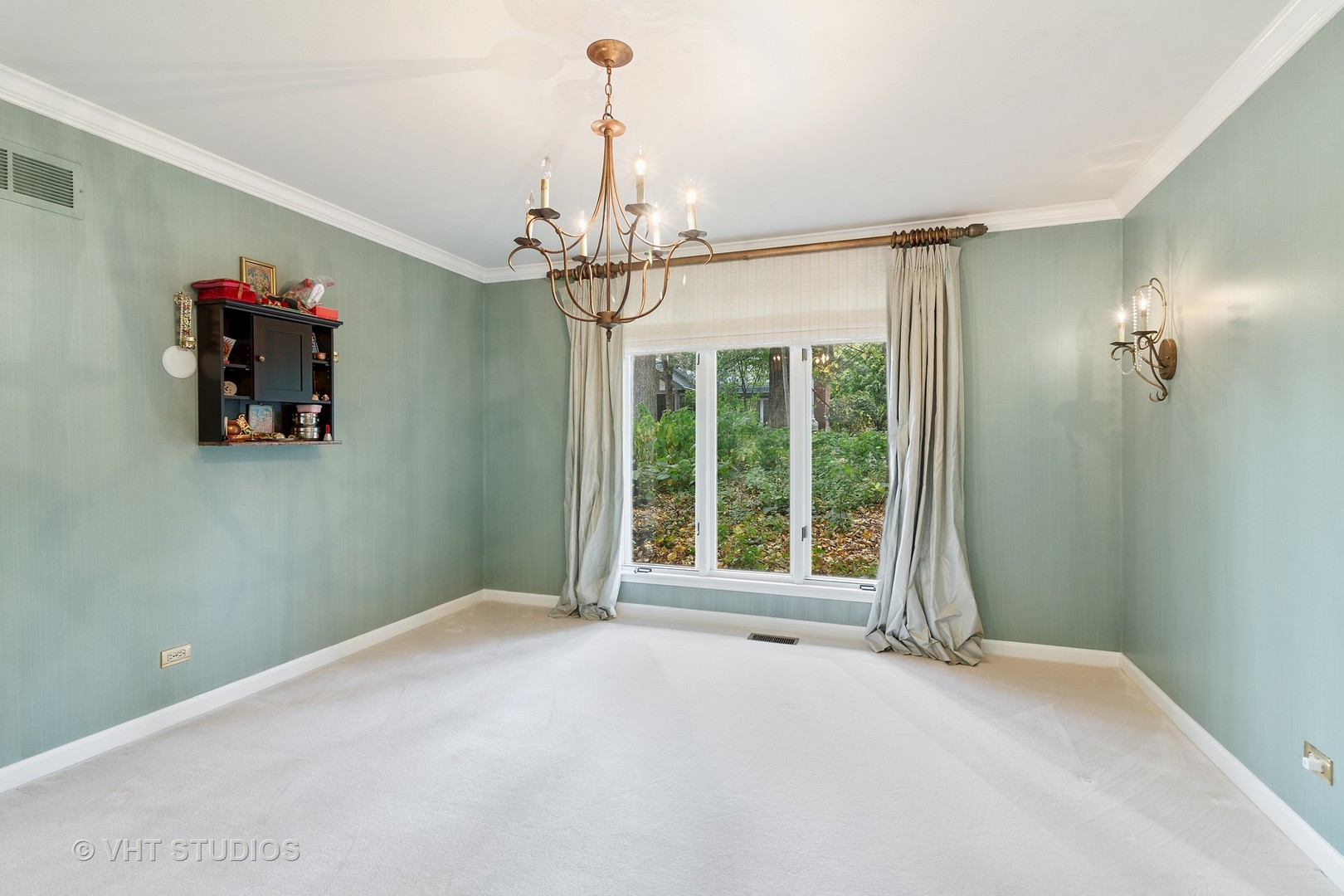 985 Chapel Court North Glen Ellyn, IL 60137 - Photo 8 of 39 a view of a livingroom with a chandelier fan and windows