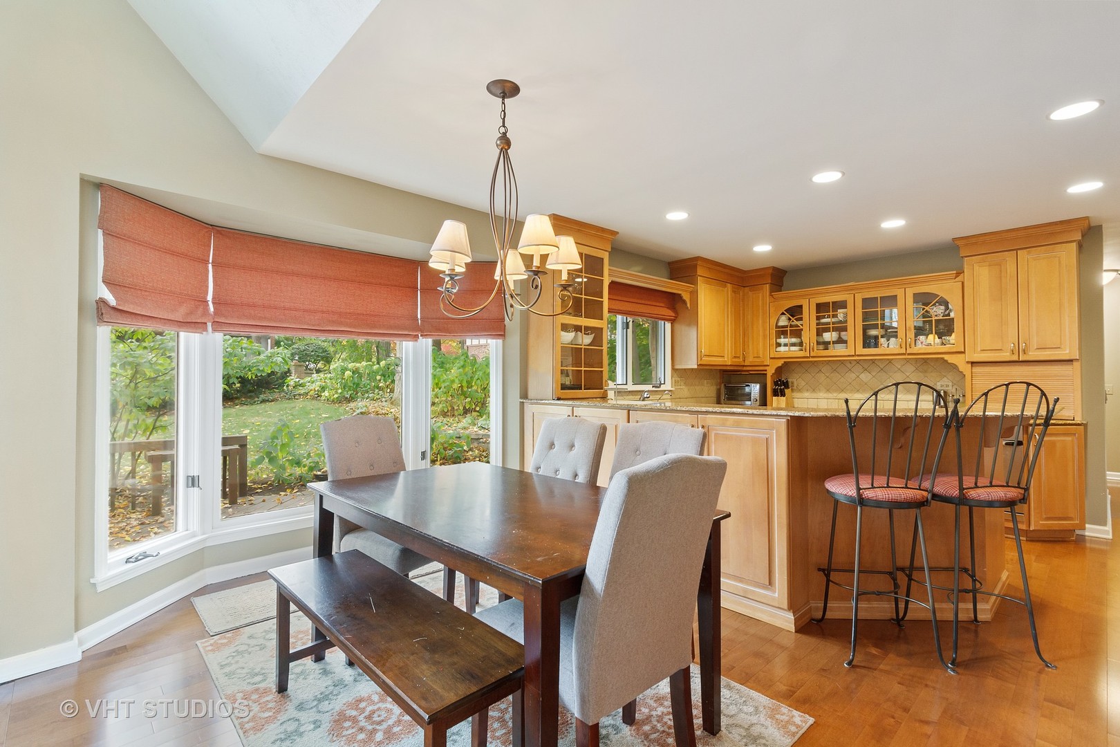 985 Chapel Court North Glen Ellyn, IL 60137 - Photo 10 of 39 a view of a dining room and livingroom view
