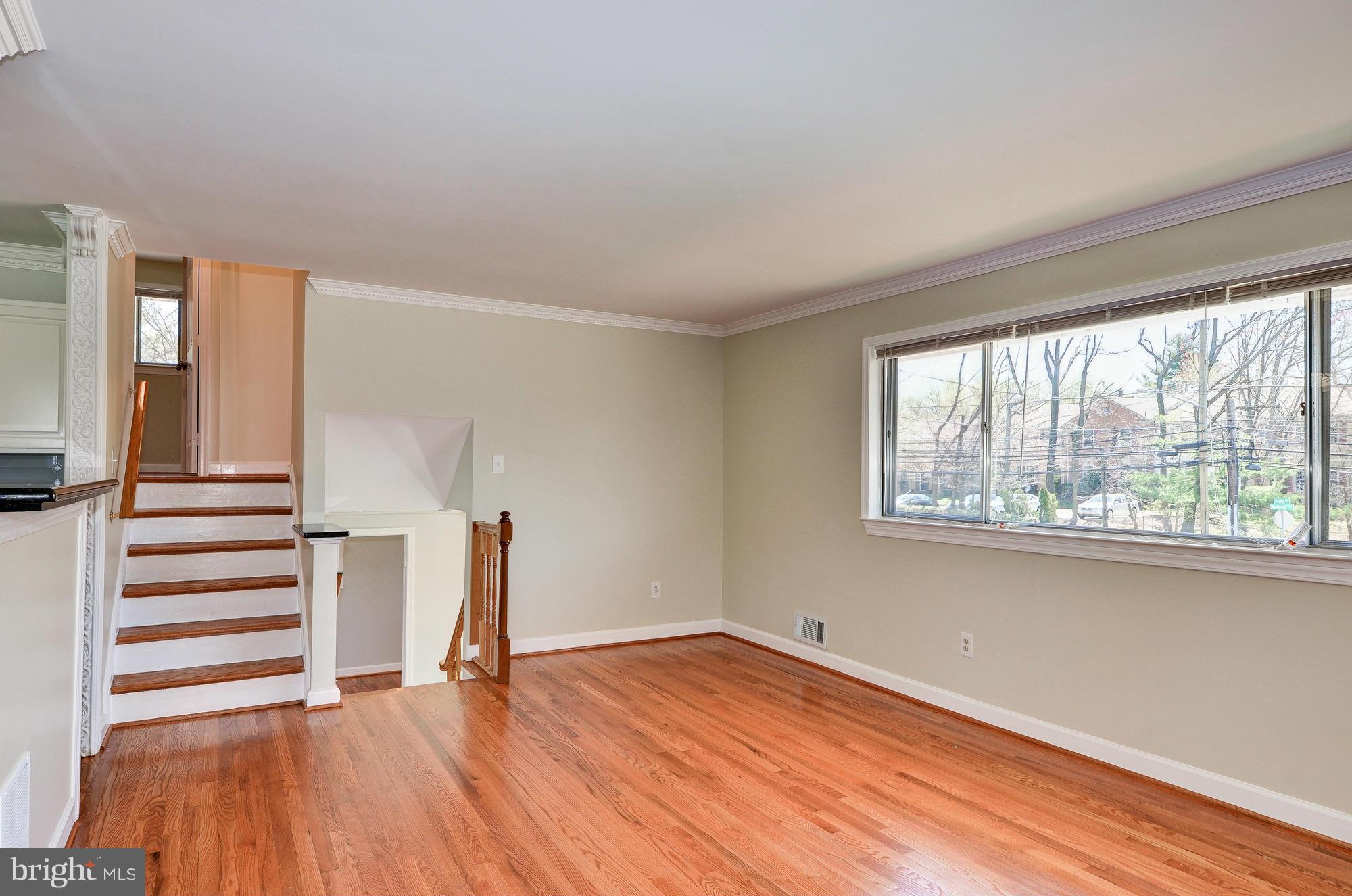 805 Montrose Road Rockville, MD 20852 - Photo 5 of 30 Living Room