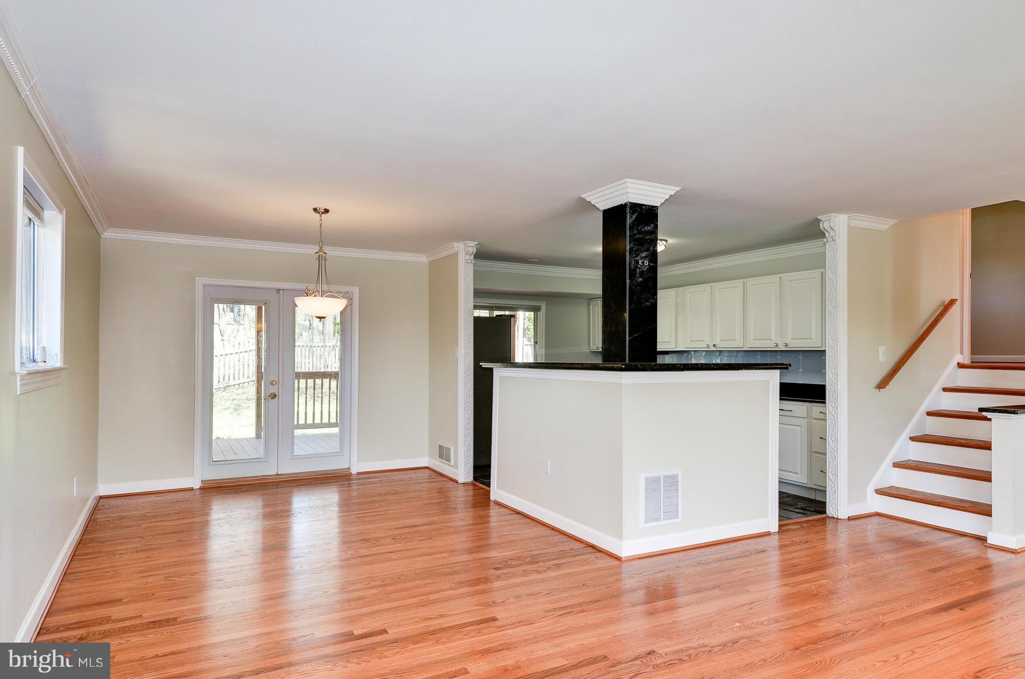 805 Montrose Road Rockville, MD 20852 - Photo 7 of 30 Living Room