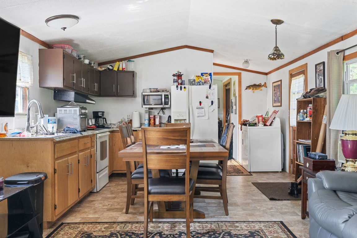 2139 Bradley Creek Road Johnson City, NY 13790 - Photo 2 of 15