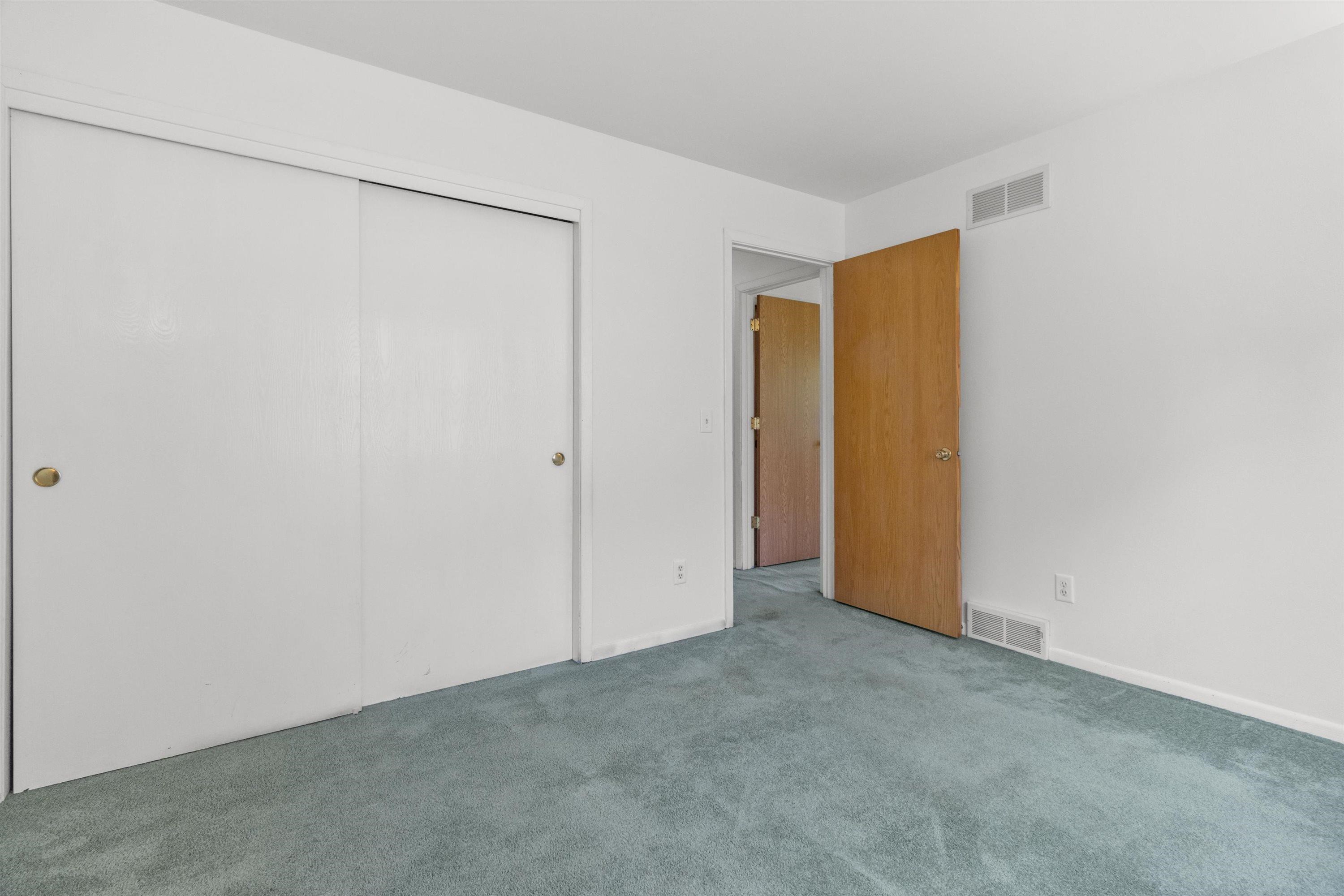 2318 Whitlock Road Madison, WI 53719 - Photo 20 of 37