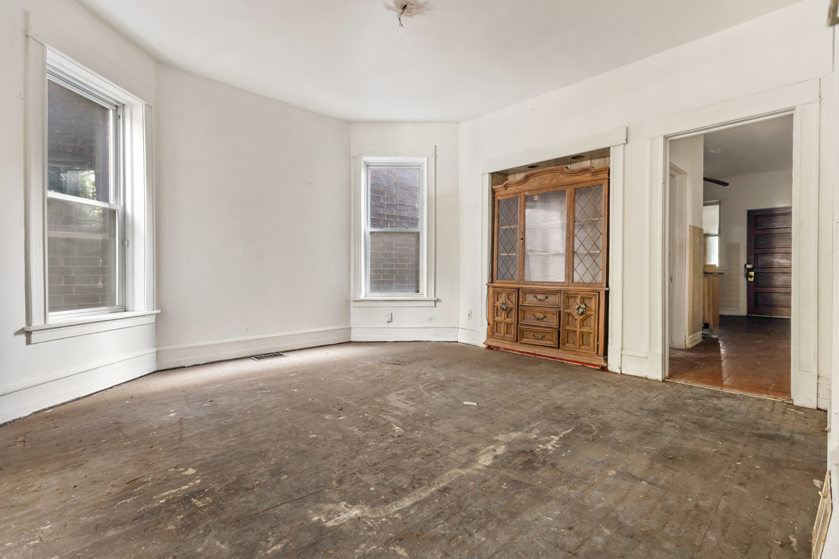 1907 West Irving Park Road Chicago, IL 60613 - Photo 5 of 26