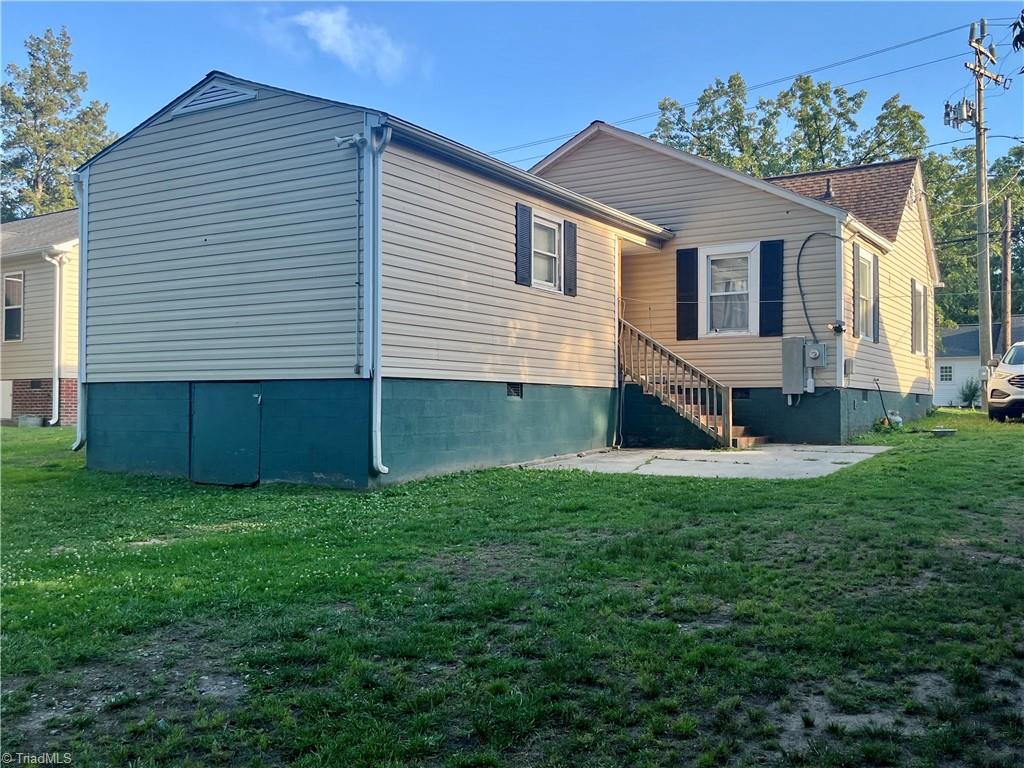 608 Unity Street Thomasville, NC 27360 - Photo 2 of 10