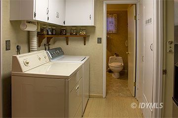 25079 Rim Rock Road Idyllwild, CA 92549 - Photo 22 of 31 Laundry Room