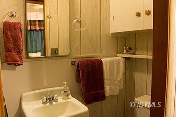 25079 Rim Rock Road Idyllwild, CA 92549 - Photo 28 of 31 Guest Cottage Bathroom
