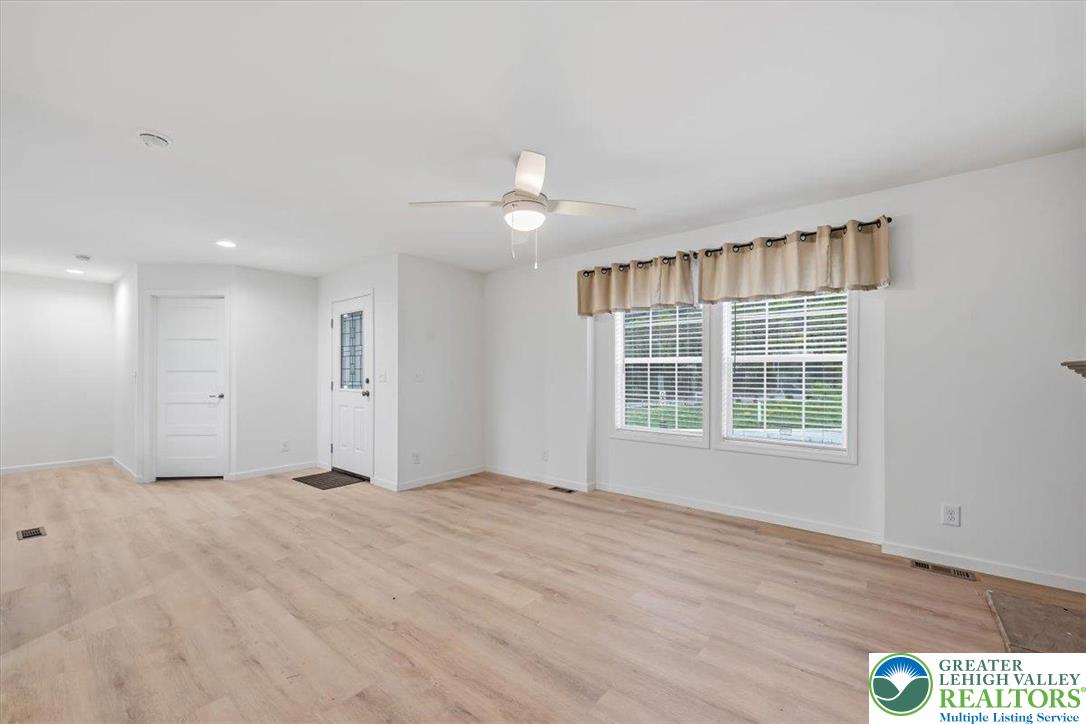 3987 Hastings Road Walnutport, PA 18088 - Photo 9 of 40 Gallery Image 9