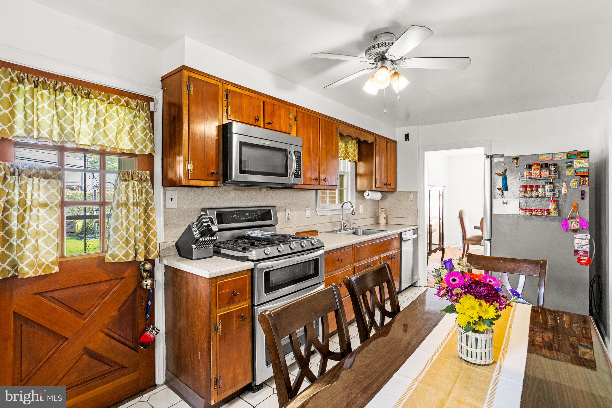33 Dewey Road Cheltenham, PA 19012 - Photo 11 of 46 Gallery Image 11