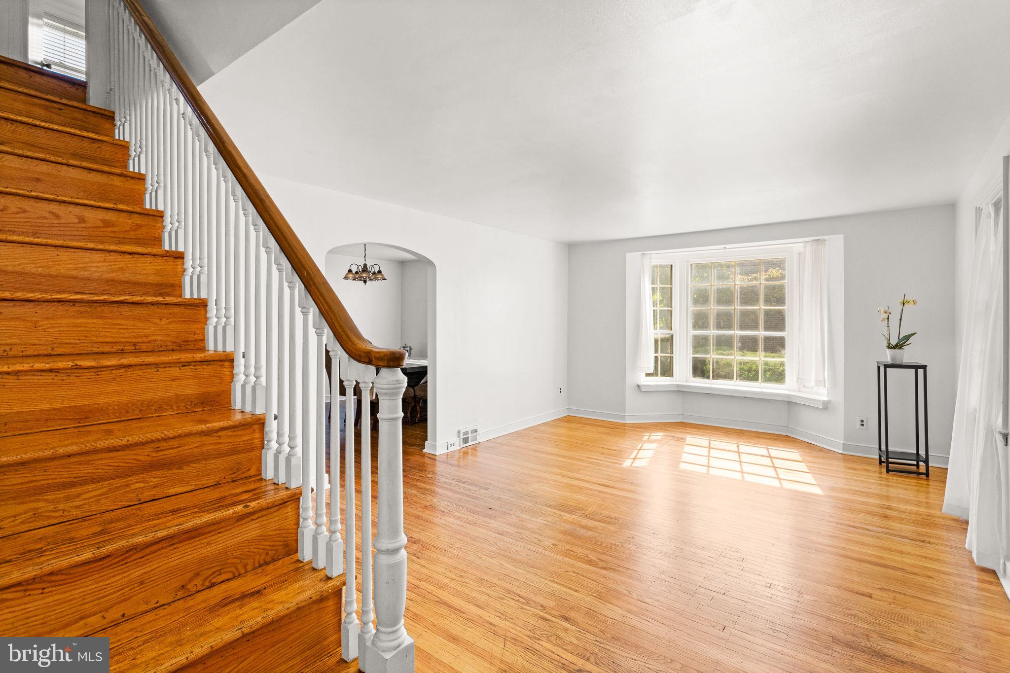 33 Dewey Road Cheltenham, PA 19012 - Photo 5 of 46 Gallery Image 5