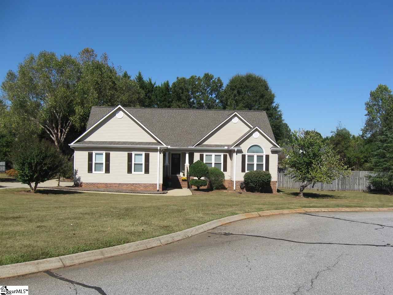 9 Farmstead Way Fountain Inn, SC 29644 - Photo 1 of 20