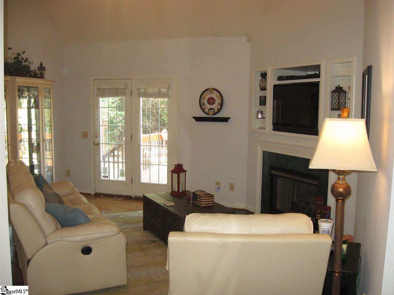 9 Farmstead Way Fountain Inn, SC 29644 - Photo 4 of 20