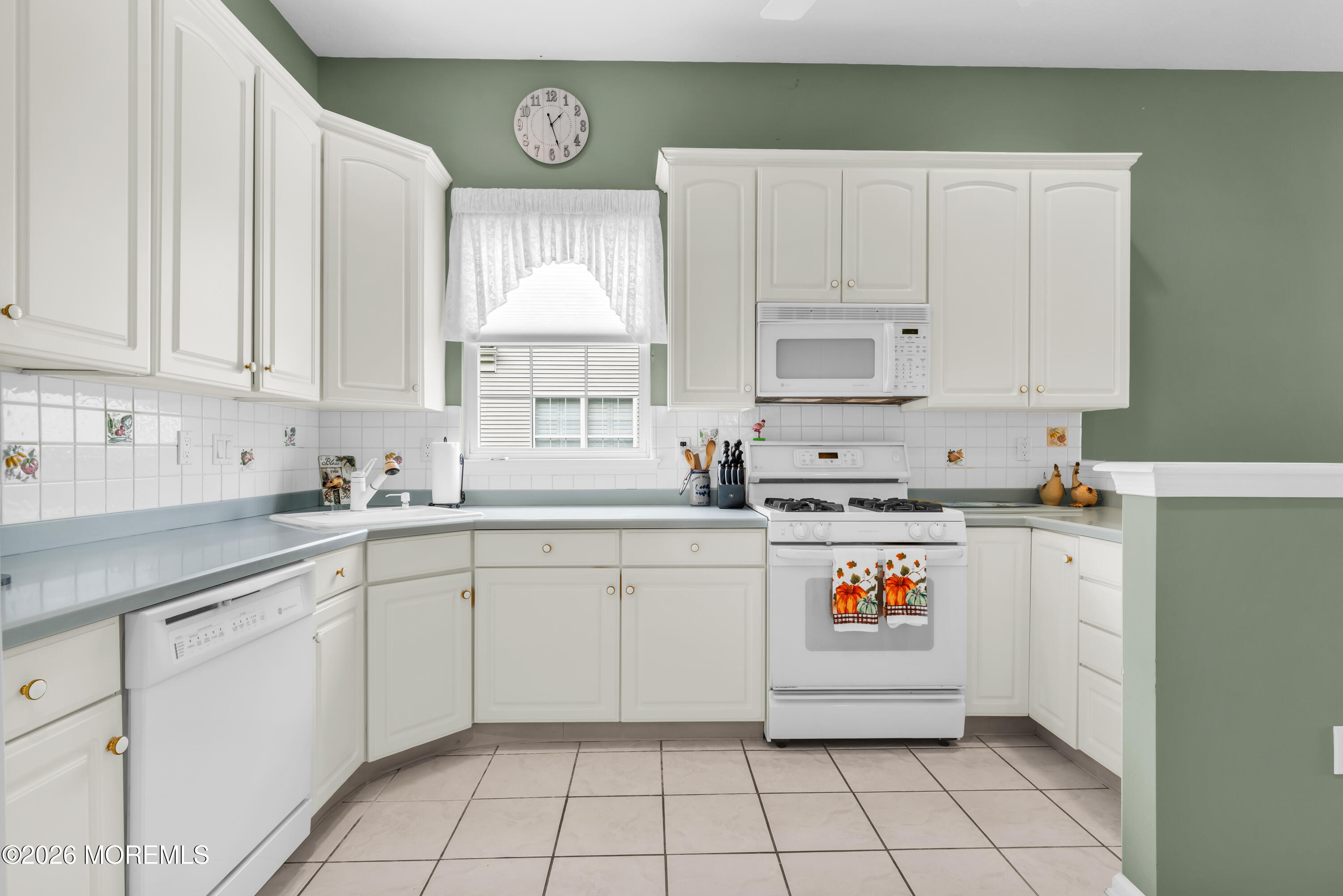 2607 Collier Road Manasquan, NJ 08736 - Photo 11 of 38 HOM08073
