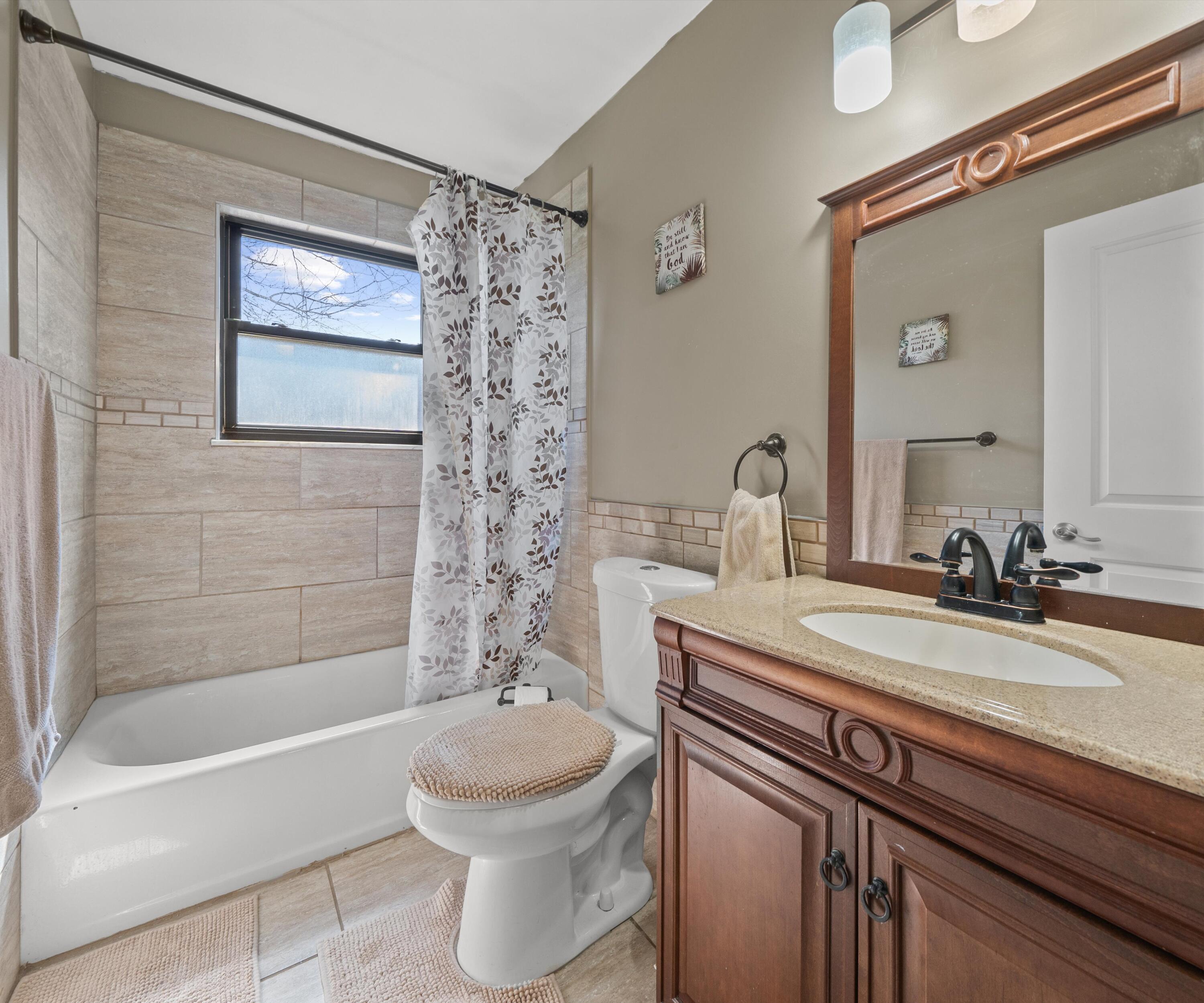 680 Leveque Circle Carleton, MI 48117 - Photo 17 of 35 13-DSC02308