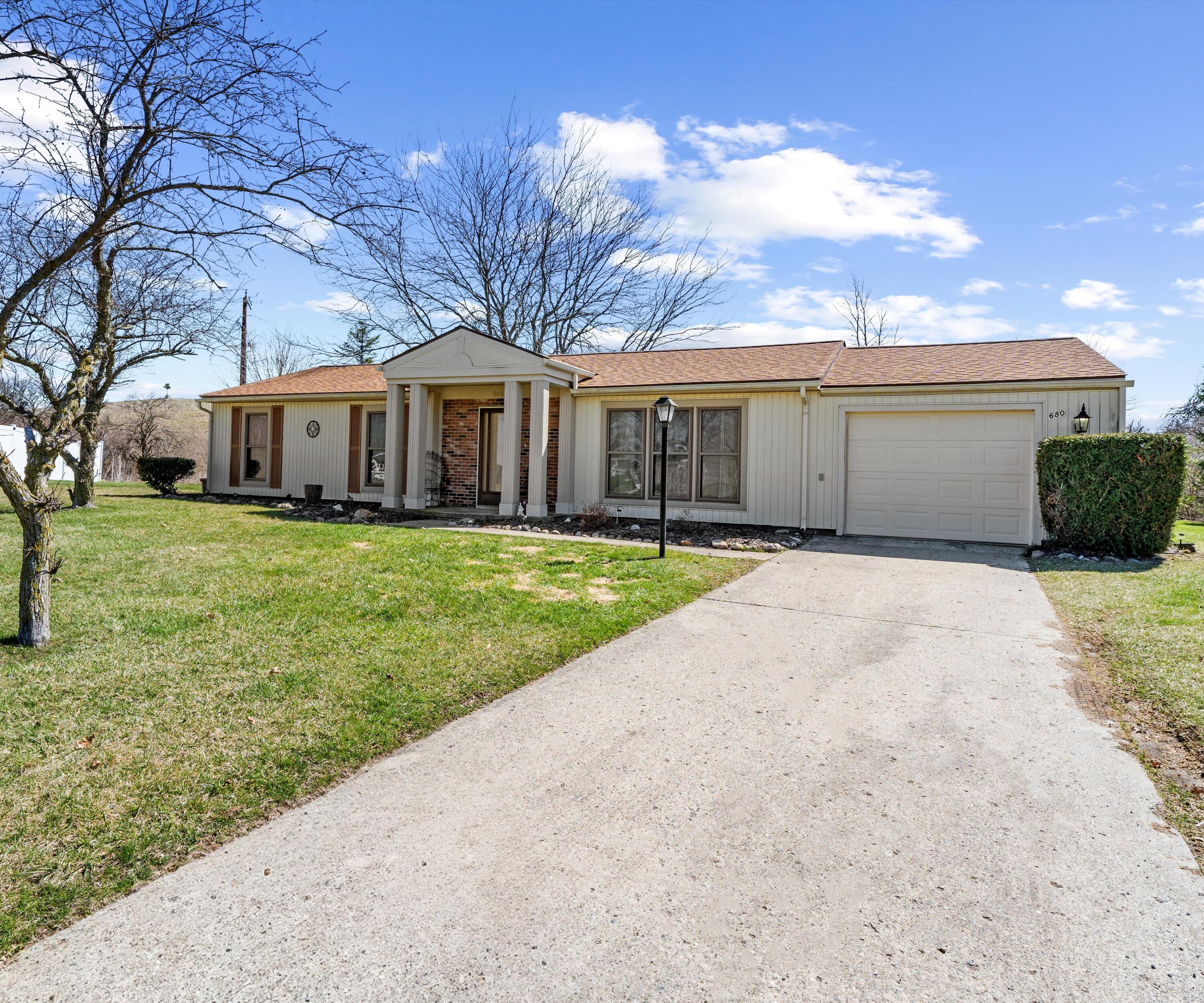 680 Leveque Circle Carleton, MI 48117 - Photo 2 of 35 03-DSC02259