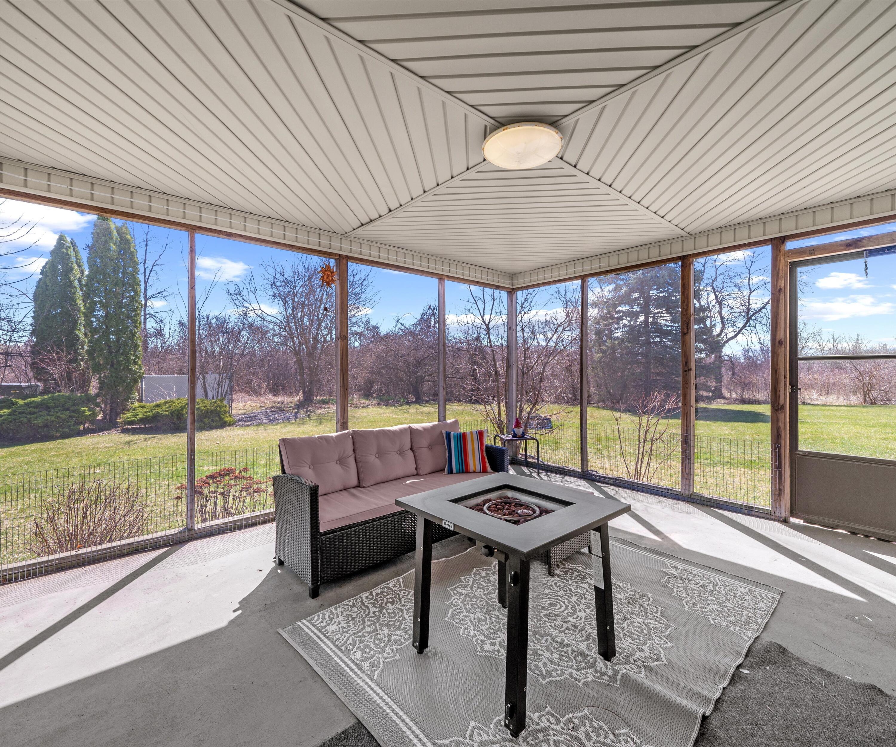 680 Leveque Circle Carleton, MI 48117 - Photo 27 of 35 24-DSC02341