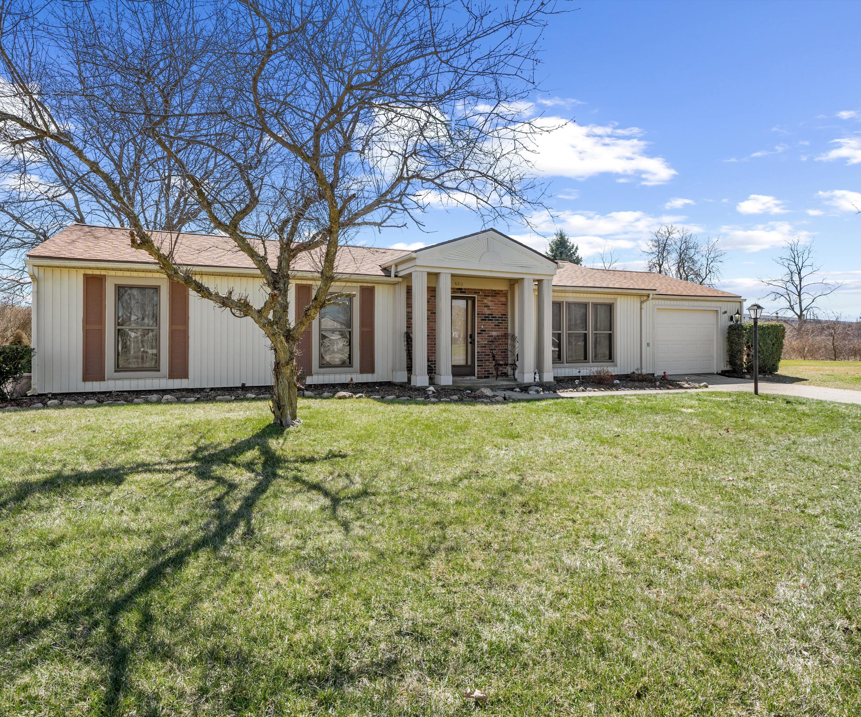 680 Leveque Circle Carleton, MI 48117 - Photo 3 of 35 04-DSC02262