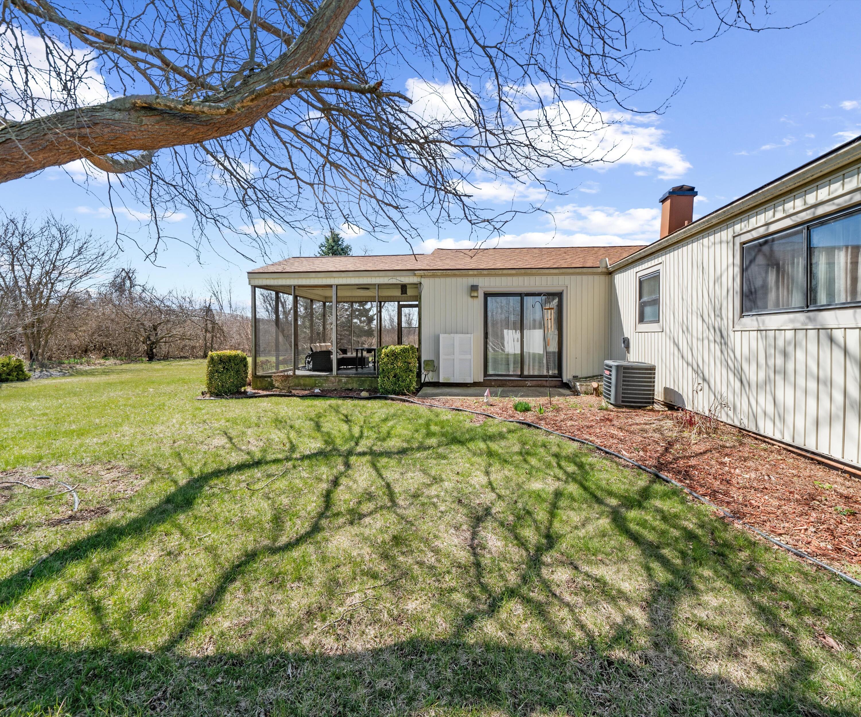 680 Leveque Circle Carleton, MI 48117 - Photo 32 of 35 48-DSC02293